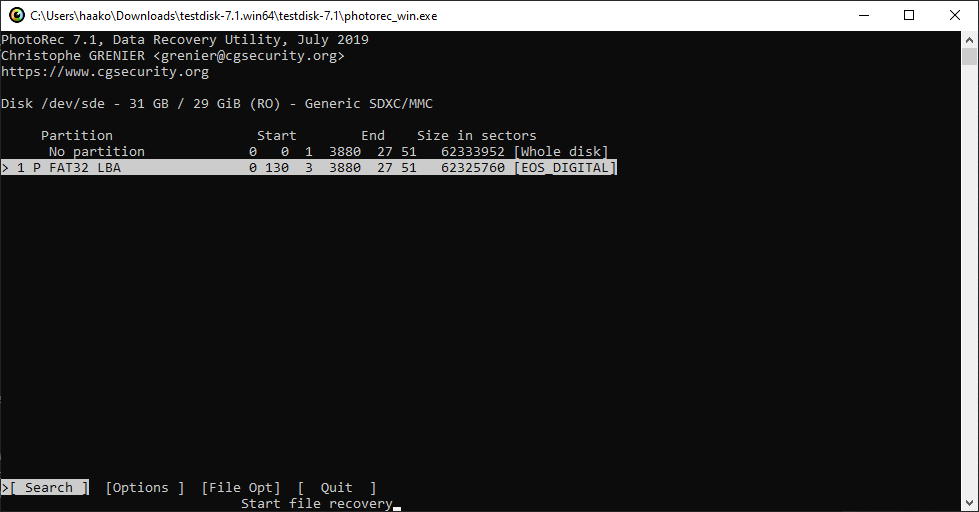 PhotoRec command line window - Select partition